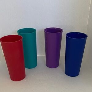Set of 4 Vintage New Tupperware #115-10 Colorful Plastic Tumblers 5.75” Tall
